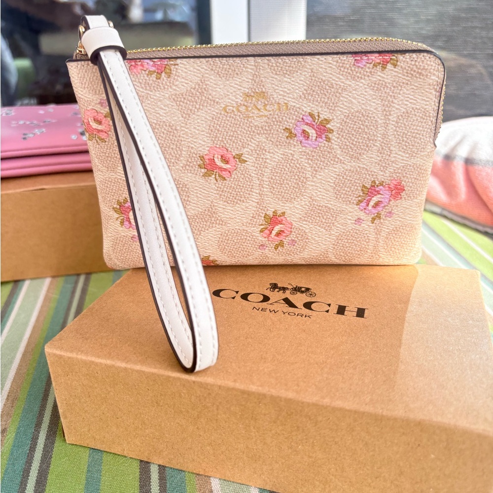Coach Floral Canvas Wristlet - Picture 5 of 8
